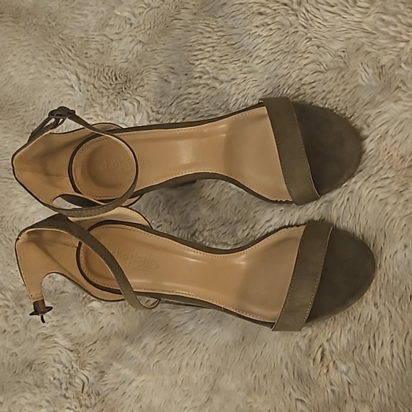 Green / olive suede heels - Picture 1 of 5